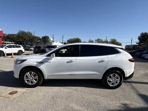 Used 2019 Buick Enclave Essence image 3