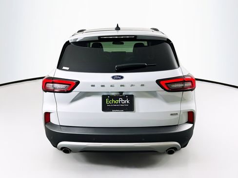 Used 2025 Ford Escape SE image 7