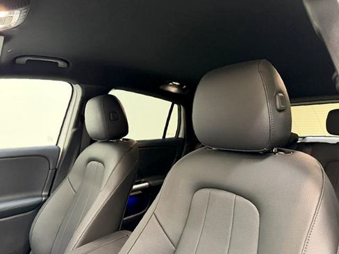 Used 2025 Mercedes-Benz GLA 250 image 7