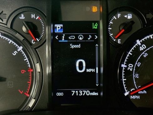 Certified 2022 Toyota 4Runner SR5 AWD/4WD image 14