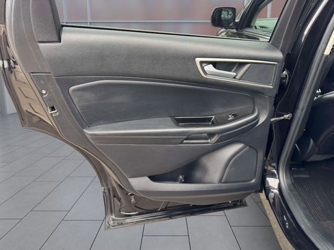 Used 2020 Ford Edge SEL w/ Convenience Package image 16