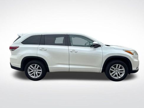 Used 2015 Toyota Highlander LE FWD image 7