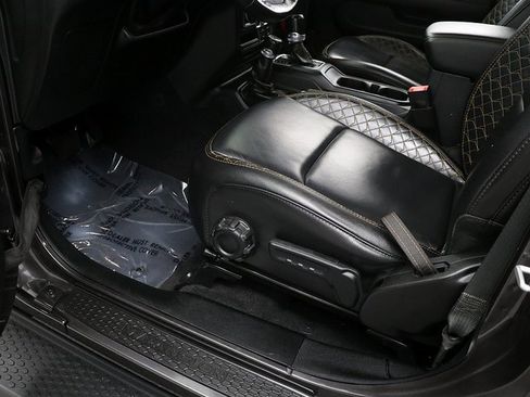 Used 2021 Jeep Wrangler Unlimited Sahara image 24