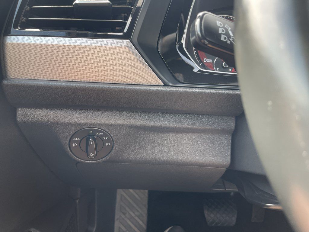 Used 2019 Volkswagen Jetta R-Line FWD image 18