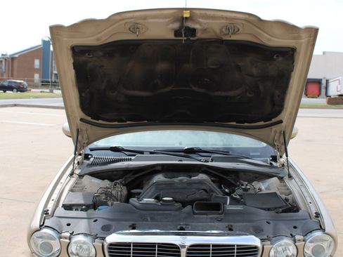 Used 2005 Jaguar XJ8 RWD image 15