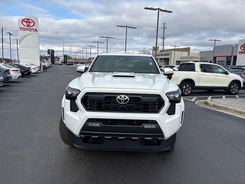 New 2025 Toyota Tacoma TRD Sport image 8