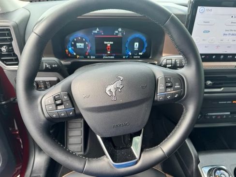 Used 2025 Ford Bronco Sport Outer Banks AWD/4WD image 17
