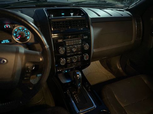 Used 2010 Ford Escape Limited image 11