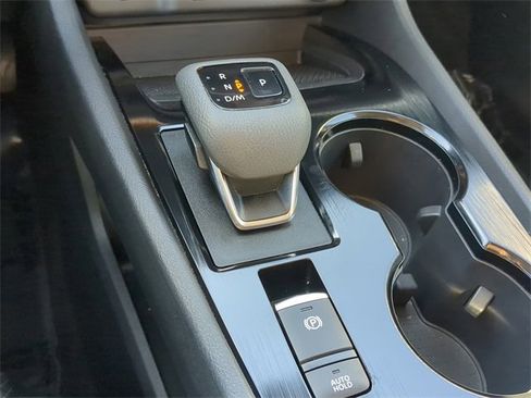 Used 2024 Nissan Rogue SV image 27