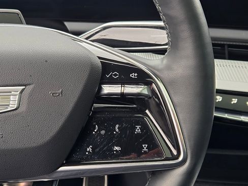 Used 2025 Cadillac Optiq Luxury 1 w/ LPO, Floor Liner Package image 31