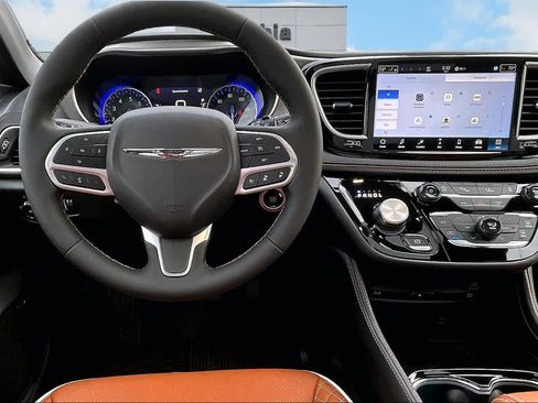 New 2026 Chrysler Pacifica Pinnacle w/ Trailer Tow Group image 15