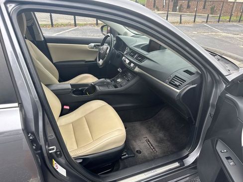 Used 2012 Lexus CT 200h Premium w/ Premium Audio Pkg FWD image 5