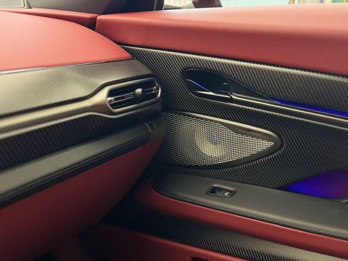 Used 2025 Aston Martin Vanquish image 21