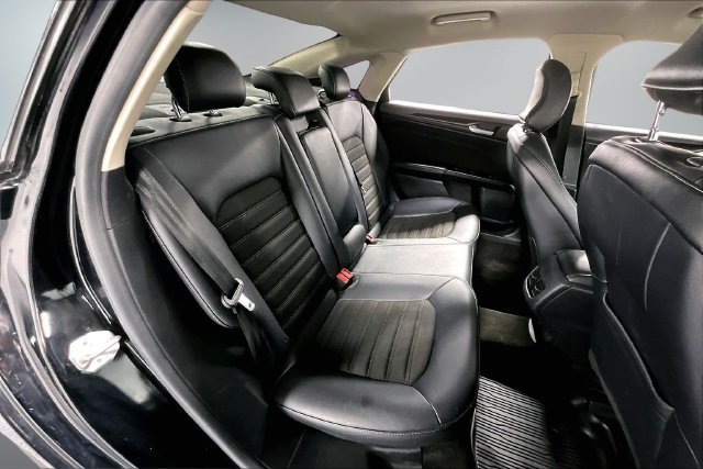 Used 2018 Ford Fusion SE w/ Equipment Group 201A FWD image 23