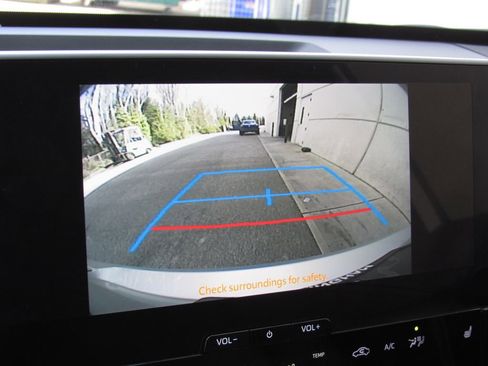 Used 2024 Toyota bZ4X XLE w/ Weather Package image 31