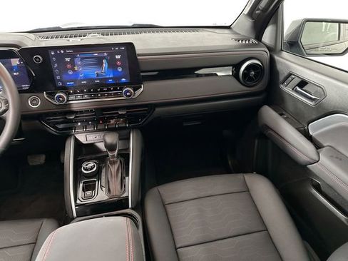 Used 2024 Chevrolet Colorado Z71 w/ Z71 Convenience Package 2 image 23