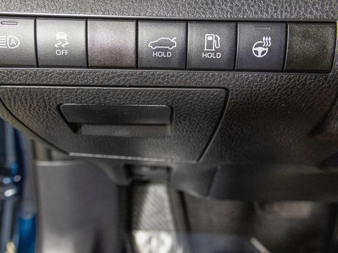 Used 2021 Toyota Camry XLE FWD image 33