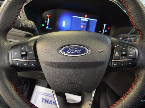 Used 2025 Ford Escape ST-Line Select AWD/4WD image 18
