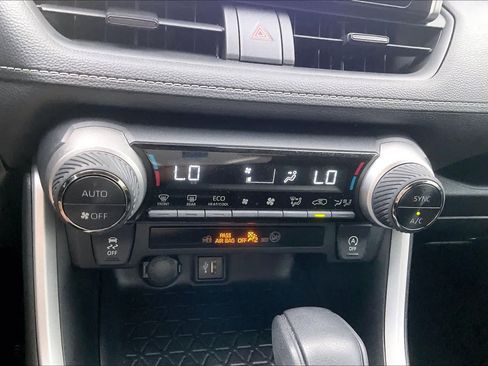 Used 2024 Toyota RAV4 XLE w/ Convenience Package FWD image 33
