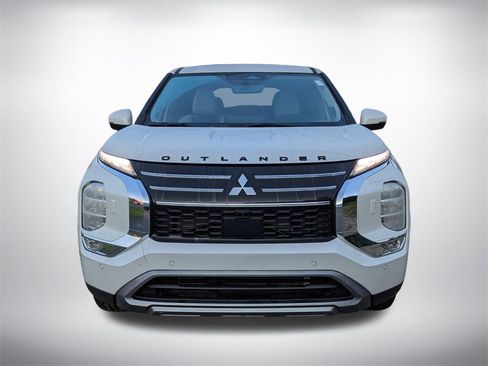 New 2025 Mitsubishi Outlander SE image 9