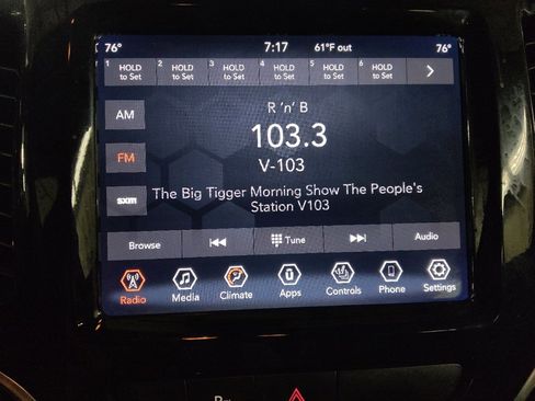 Used 2019 Jeep Cherokee Limited image 25