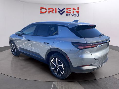 New 2026 Chevrolet Equinox EV LT image 3