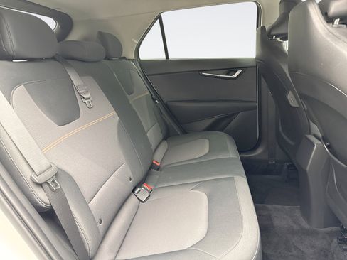 Used 2023 Kia Niro LX image 17