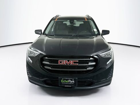 Used 2020 GMC Terrain SLE w/ Driver Convenience Package FWD image 2