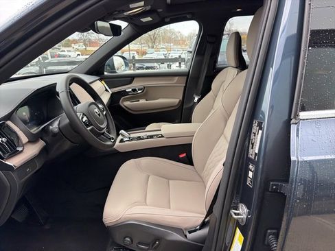 New 2026 Volvo XC90 B6 Plus w/ Protection Package Premier image 11