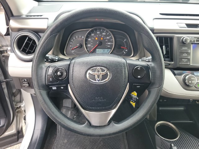 Used 2013 Toyota RAV4 XLE AWD/4WD image 18