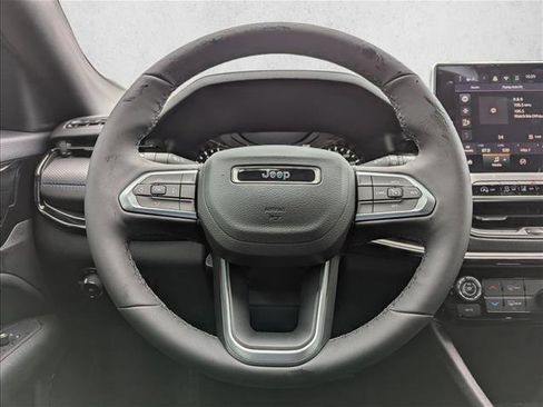 New 2026 Jeep Compass Latitude image 15