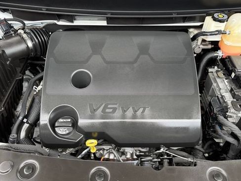 Used 2024 Buick Enclave Essence w/ Technology Package FWD image 21