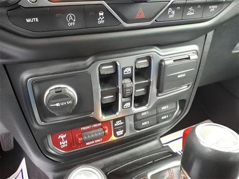 Used 2021 Jeep Wrangler Unlimited Rubicon w/ Xtreme Recon 35" Tire Package image 23