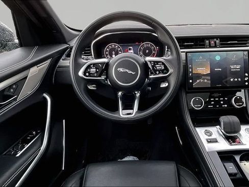 Used 2026 Jaguar F-PACE R-Dynamic S AWD/4WD image 5