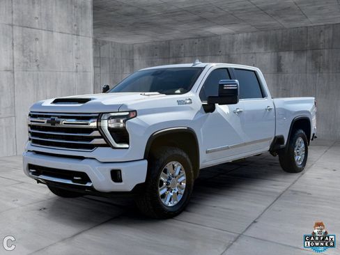 Used 2024 Chevrolet Silverado 2500 High Country w/ High Country Premium Package AWD/4WD image 2