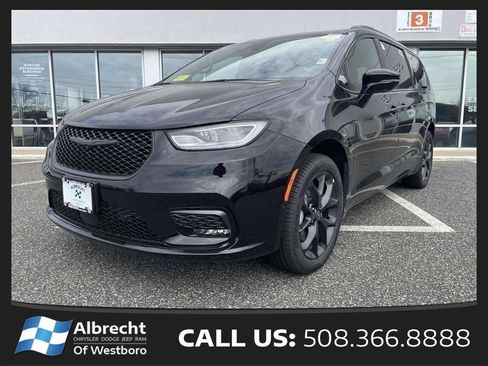 New 2026 Chrysler Pacifica Limited w/ S Appearance Package AWD/4WD image 1