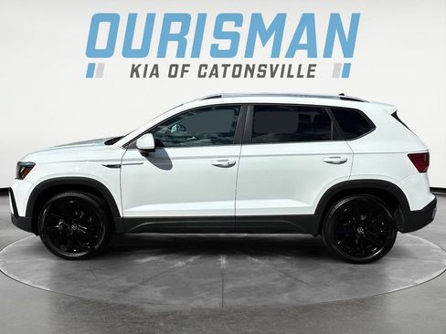 Used 2022 Volkswagen Taos SE AWD/4WD image 3