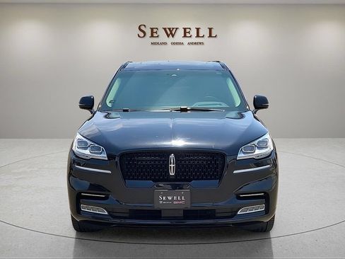 Used 2023 Lincoln Aviator Reserve w/ Equipment Group 201A AWD/4WD image 8
