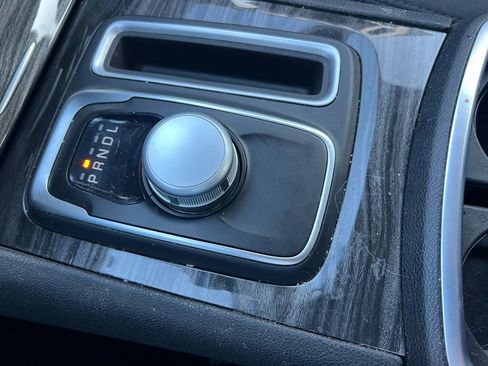 Used 2022 Chrysler 300 Touring w/ Sport Appearance Package image 33