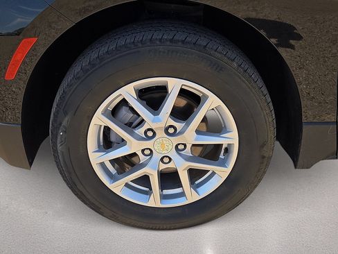 Used 2024 Chevrolet Equinox LT AWD/4WD image 10
