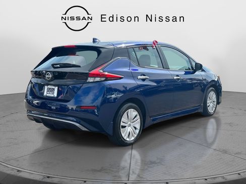 Used 2023 Nissan Leaf S image 4