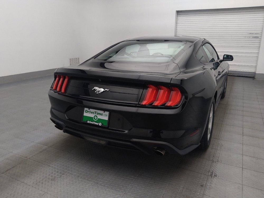 Used 2018 Ford Mustang Coupe RWD image 7