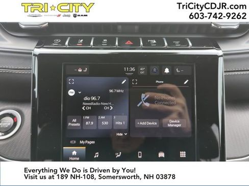 New 2025 Jeep Grand Cherokee Altitude image 16