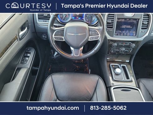 Used 2019 Chrysler 300 Limited image 13