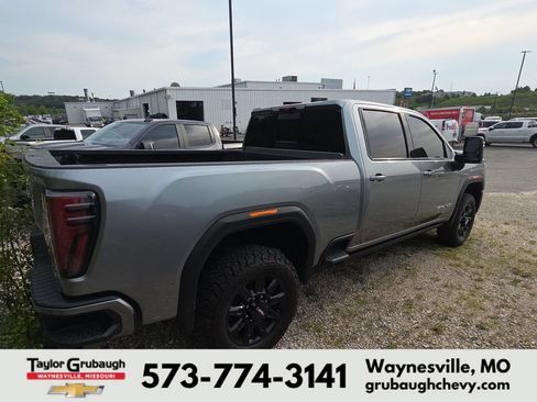 Used 2024 GMC Sierra 2500 AT4 w/ AT4 Premium Plus Package AWD/4WD image 5