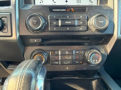Used 2018 Ford F150 XLT w/ Equipment Group 302A Luxury AWD/4WD image 27