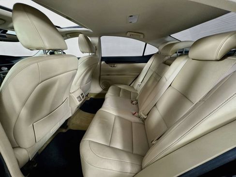Used 2013 Lexus ES 350 w/ Luxury Pkg FWD image 32