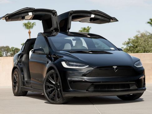 Used 2023 Tesla Model X Plaid AWD/4WD image 4