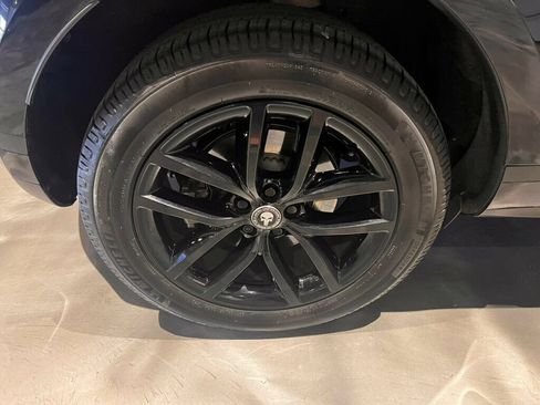 Used 2024 Land Rover Range Rover Evoque S AWD/4WD image 11
