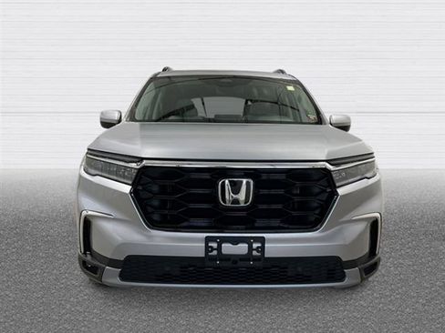 New 2025 Honda Pilot Touring image 11